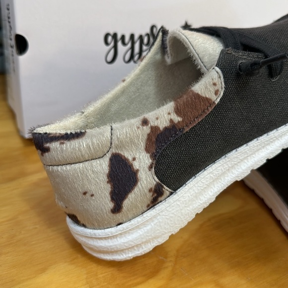 Cowhide Cowgirl Shoe - Picture 2 of 6